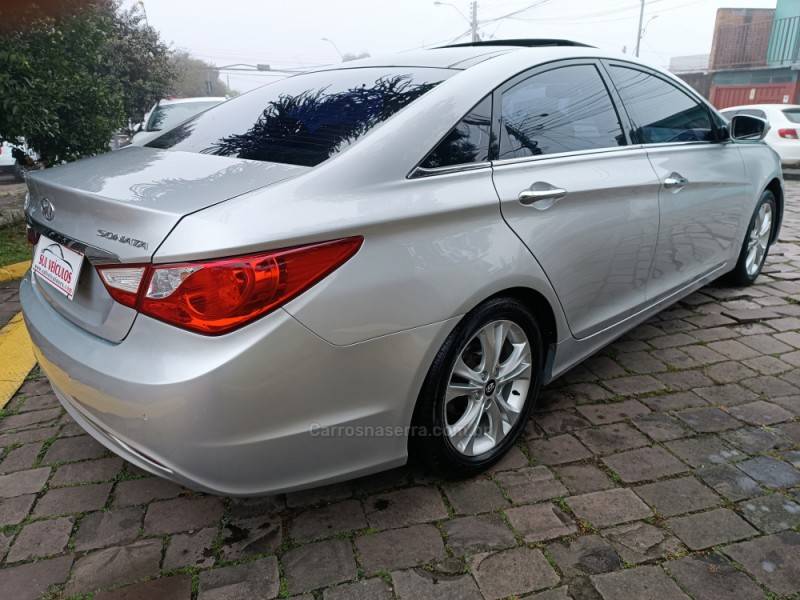 HYUNDAI - SONATA - 2011/2012 - Prata - R$ 69.900,00