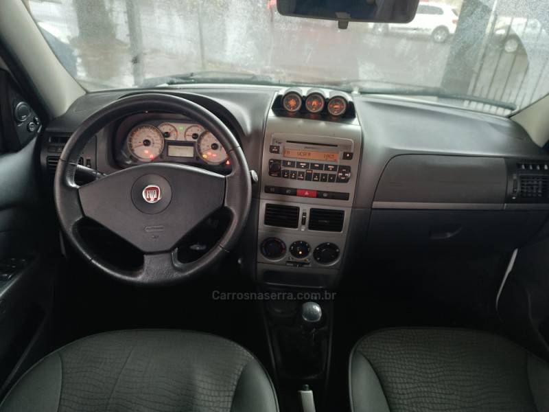 FIAT - PALIO - 2011/2012 - Branca - R$ 41.900,00