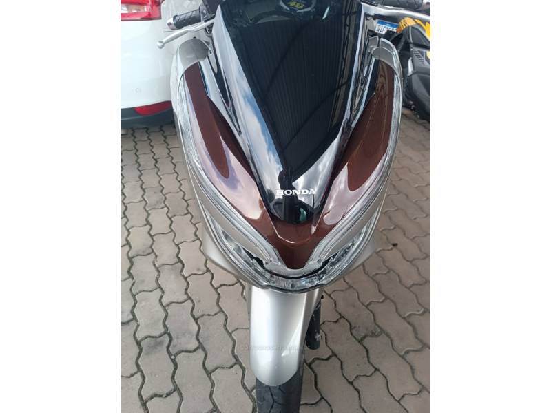 HONDA - PCX - 2022/2022 - Prata - R$ 17.800,00