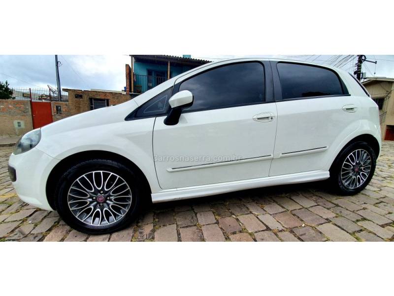 FIAT - PUNTO - 2014/2014 - Branca - R$ 41.900,00