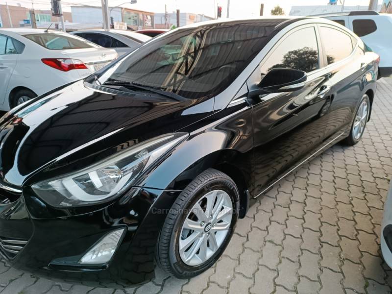 HYUNDAI - ELANTRA - 2014/2015 - Preta - R$ 68.900,00