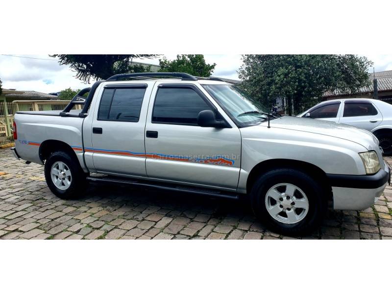 CHEVROLET - S10 - 2005/2005 - Prata - R$ 65.900,00