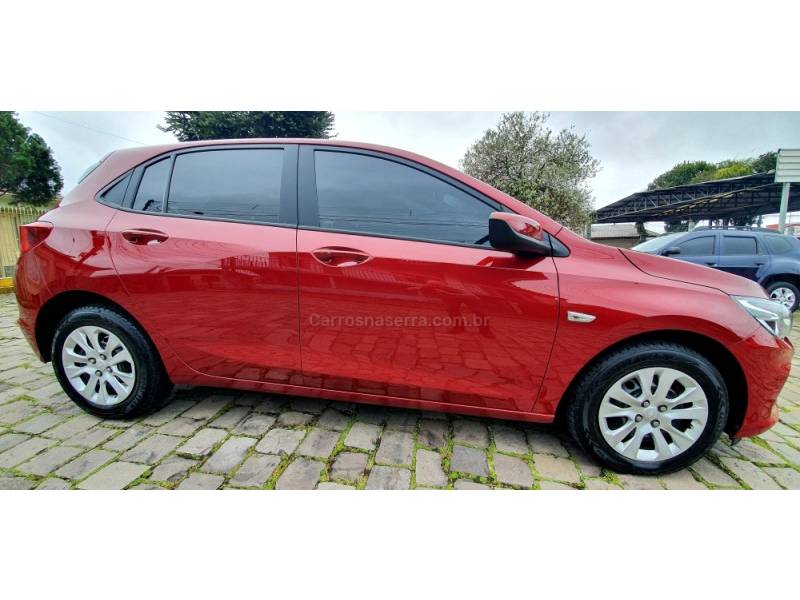 CHEVROLET - ONIX - 2020/2020 - Vermelha - R$ 61.900,00