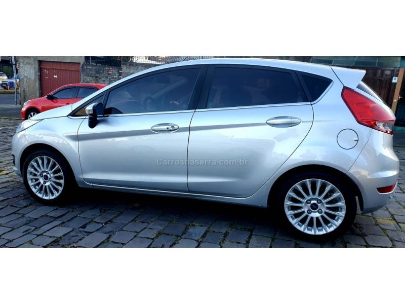 FORD - FIESTA - 2017/2017 - Prata - R$ 56.900,00