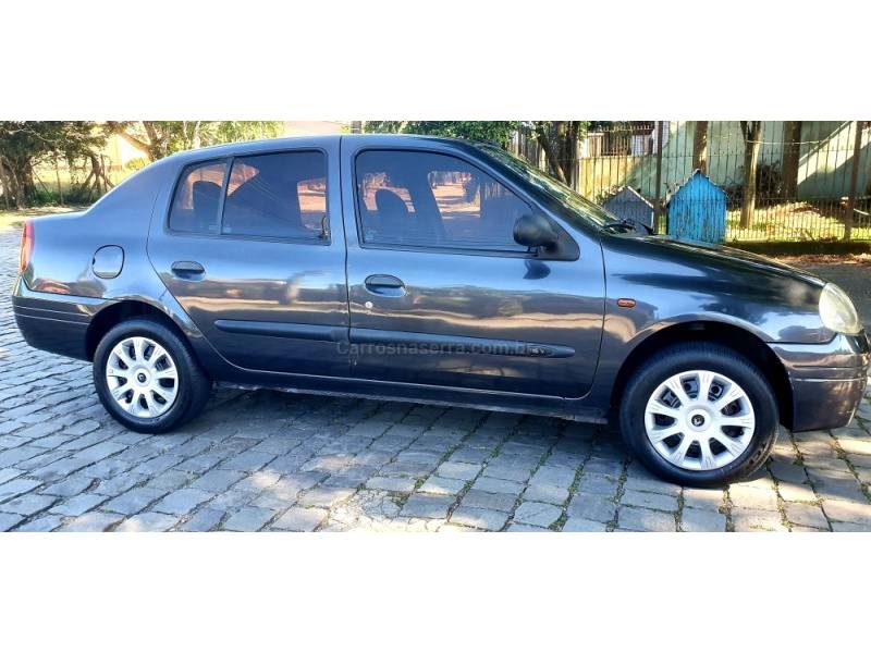 RENAULT - CLIO - 2002/2002 - Cinza - R$ 15.900,00