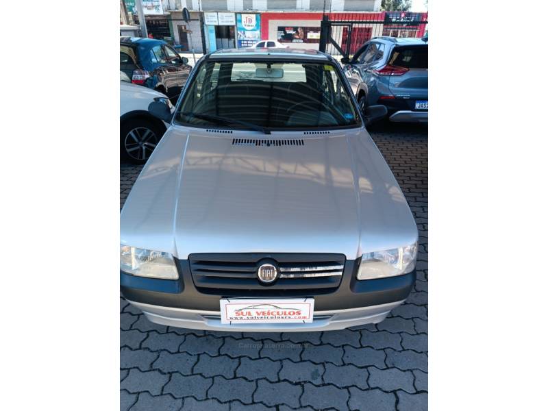 FIAT - UNO - 2009/2010 - Prata - R$ 19.900,00