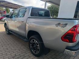 TOYOTA - HILUX - 2022/2022 - Prata - R$ 238.000,00