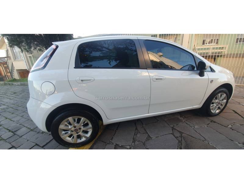 FIAT - PUNTO - 2015/2015 - Branca - R$ 41.900,00