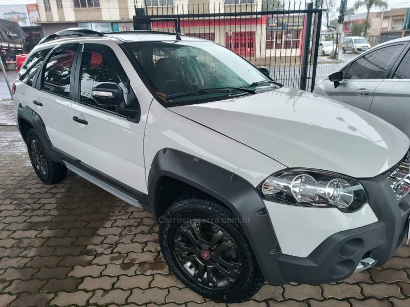 FIAT - PALIO - 2011/2012 - Branca - R$ 41.900,00
