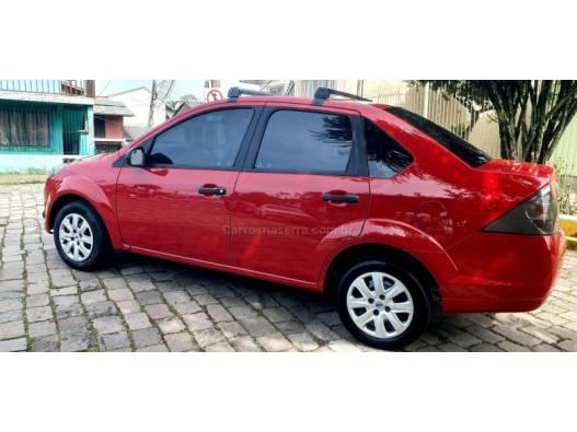 FORD - FIESTA - 2011/2011 - Vermelha - R$ 31.900,00