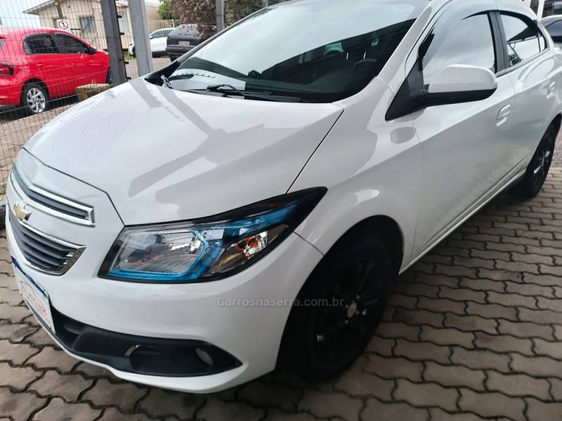 CHEVROLET - PRISMA - 2015/2015 - Branca - R$ 52.900,00