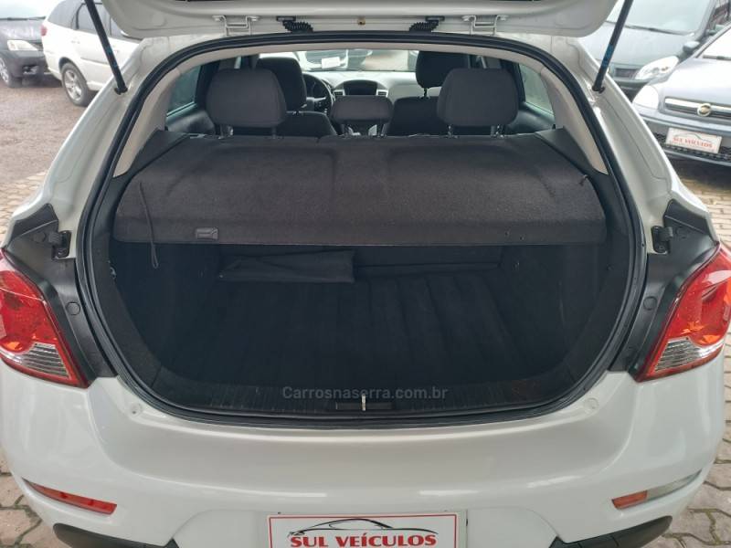 CHEVROLET - CRUZE - 2012/2013 - Branca - R$ 55.900,00