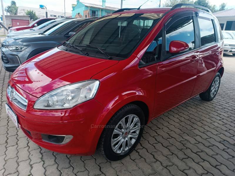 FIAT - IDEA - 2013/2014 - Vermelha - R$ 38.900,00