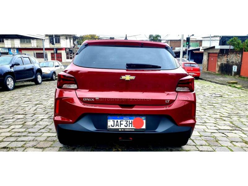 CHEVROLET - ONIX - 2020/2020 - Vermelha - R$ 61.900,00