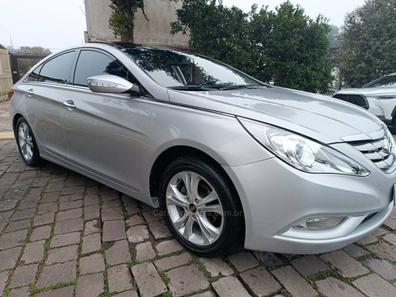 HYUNDAI - SONATA - 2011/2012 - Prata - R$ 69.900,00