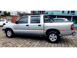 CHEVROLET - S10 - 2005/2005 - Prata - R$ 65.900,00