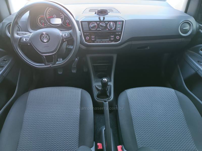 VOLKSWAGEN - UP - 2018/2019 - Preta - R$ 63.900,00