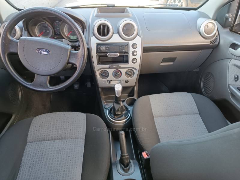 FORD - FIESTA - 2011/2012 - Preta - R$ 31.900,00