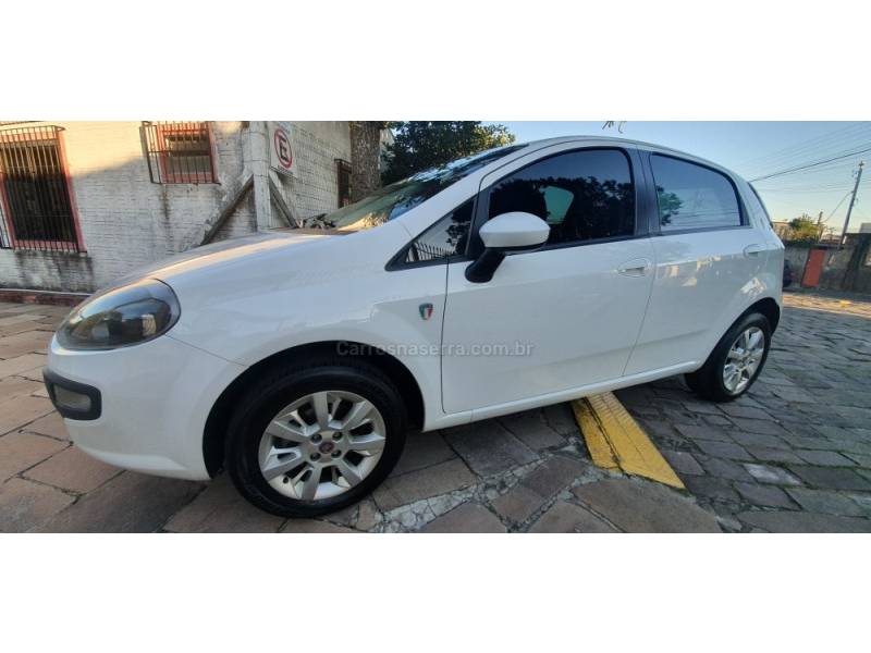 FIAT - PUNTO - 2015/2015 - Branca - R$ 41.900,00