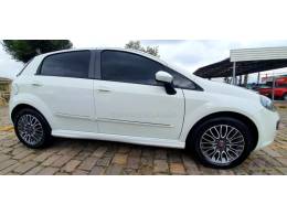 FIAT - PUNTO - 2014/2014 - Branca - R$ 41.900,00