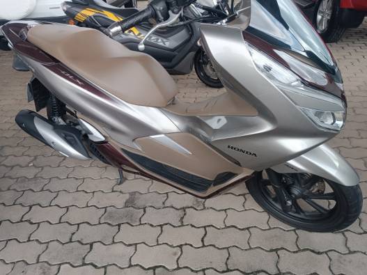 HONDA - PCX - 2022/2022 - Prata - R$ 17.800,00