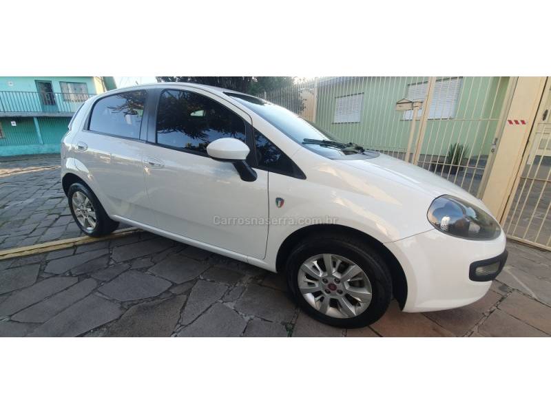 FIAT - PUNTO - 2015/2015 - Branca - R$ 41.900,00