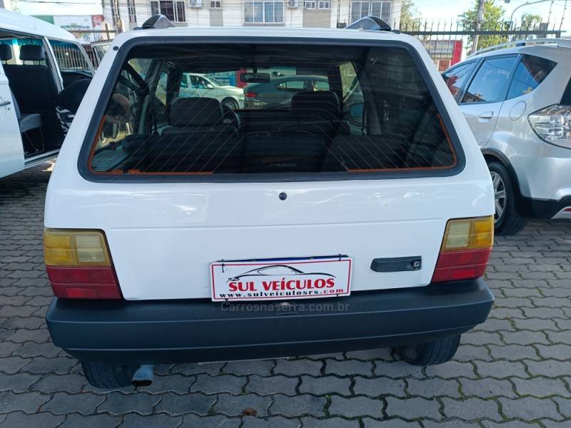 FIAT - UNO - 2003/2004 - Branca - R$ 14.900,00