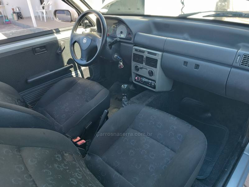 FIAT - UNO - 2009/2010 - Prata - R$ 19.900,00