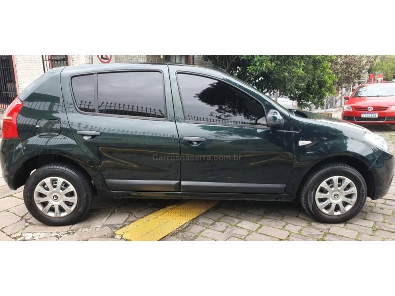 RENAULT - SANDERO - 2011/2011 - Verde - R$ 29.900,00