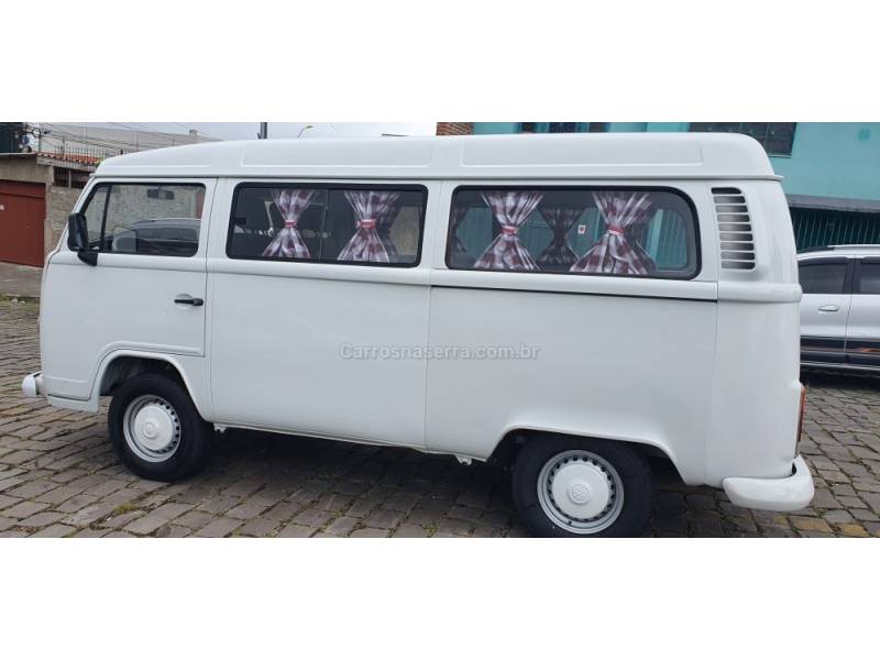 VOLKSWAGEN - KOMBI - 2005/2005 - Branca - R$ 34.900,00