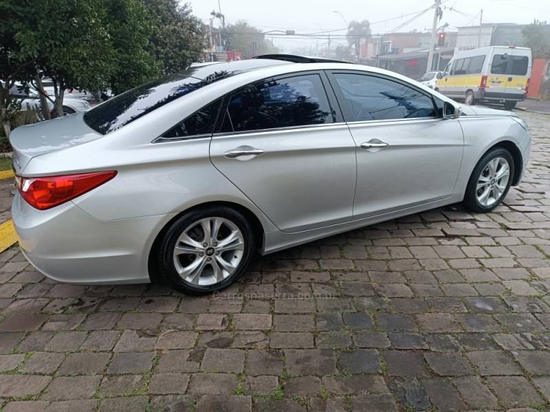 HYUNDAI - SONATA - 2011/2012 - Prata - R$ 69.900,00