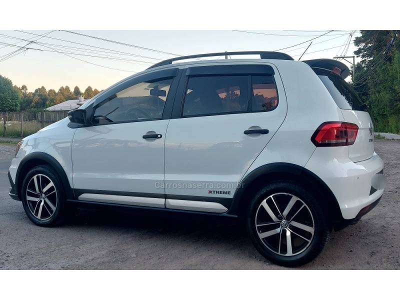 VOLKSWAGEN - FOX - 2017/2018 - Branca - R$ 62.000,00