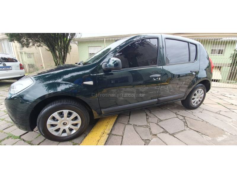 RENAULT - SANDERO - 2011/2011 - Verde - R$ 29.900,00