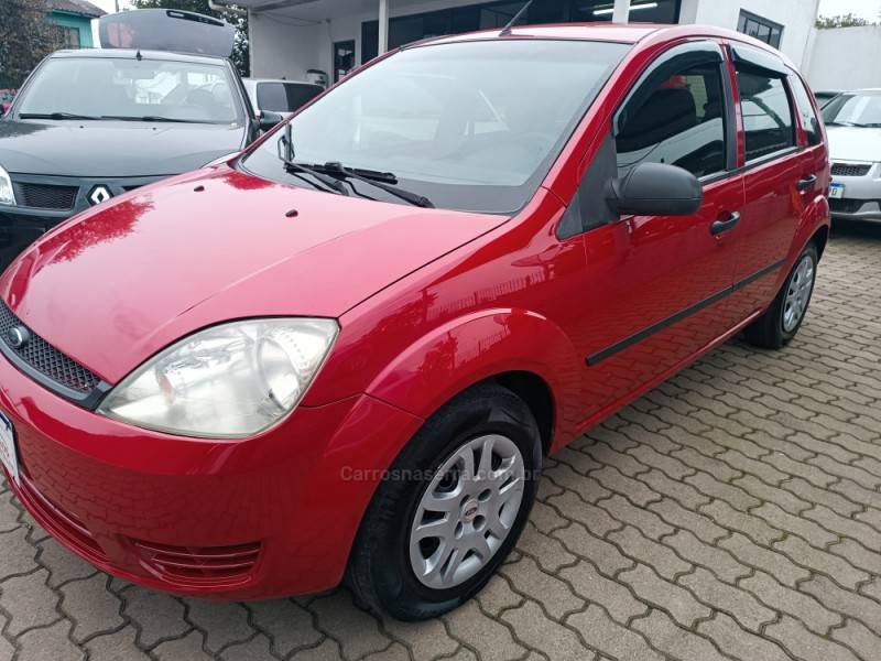 FORD - FIESTA - 2005/2005 - Vermelha - R$ 20.900,00