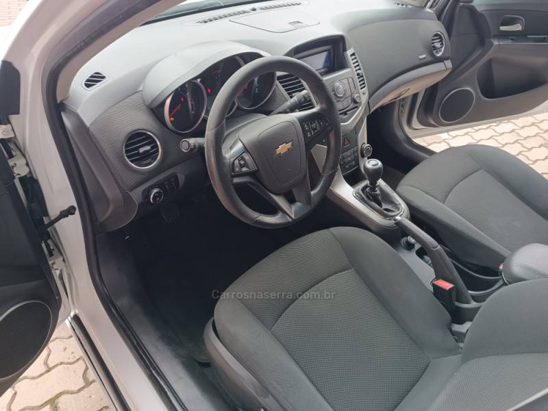 CHEVROLET - CRUZE - 2012/2013 - Branca - R$ 55.900,00
