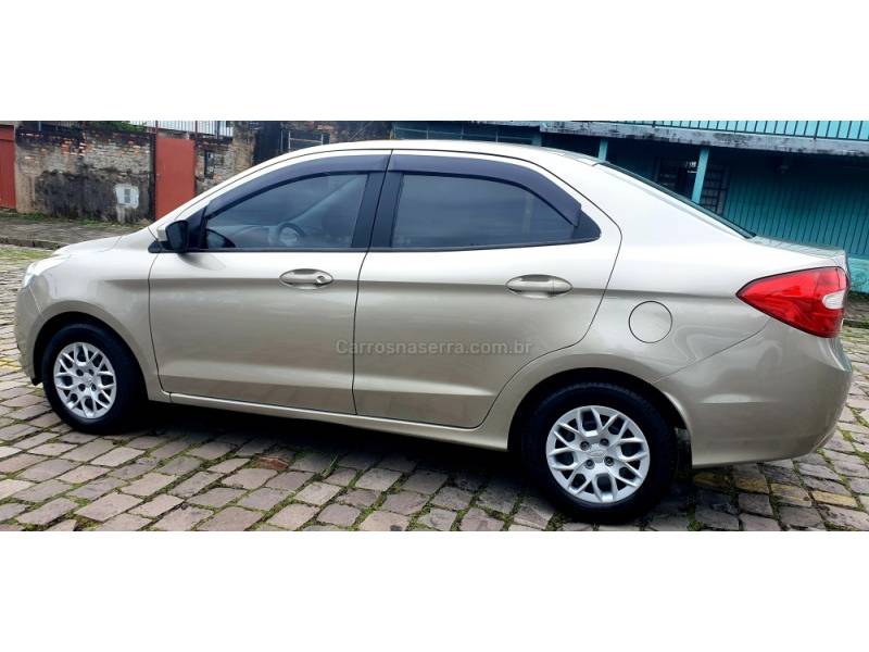 FORD - KA - 2017/2017 - Dourada - R$ 43.900,00