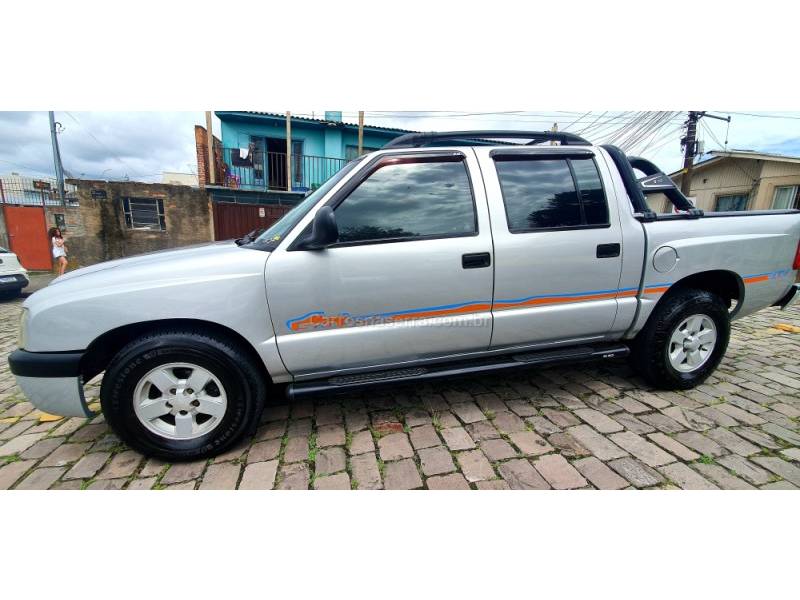 CHEVROLET - S10 - 2005/2005 - Prata - R$ 65.900,00