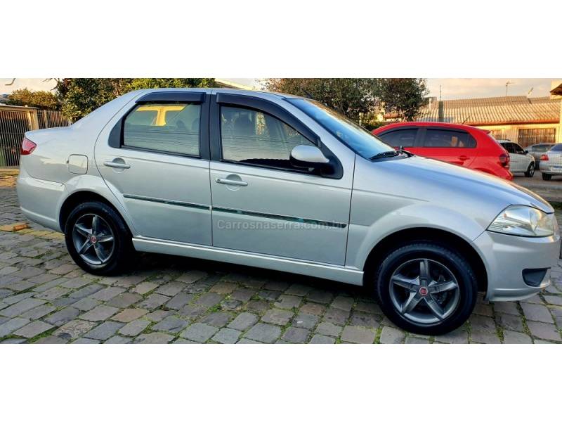 FIAT - SIENA - 2013/2013 - Prata - R$ 32.900,00