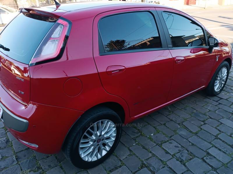 FIAT - PUNTO - 2013/2013 - Vermelha - R$ 34.900,00