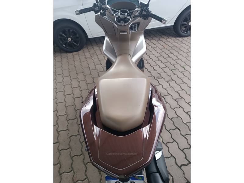HONDA - PCX - 2022/2022 - Prata - R$ 17.800,00