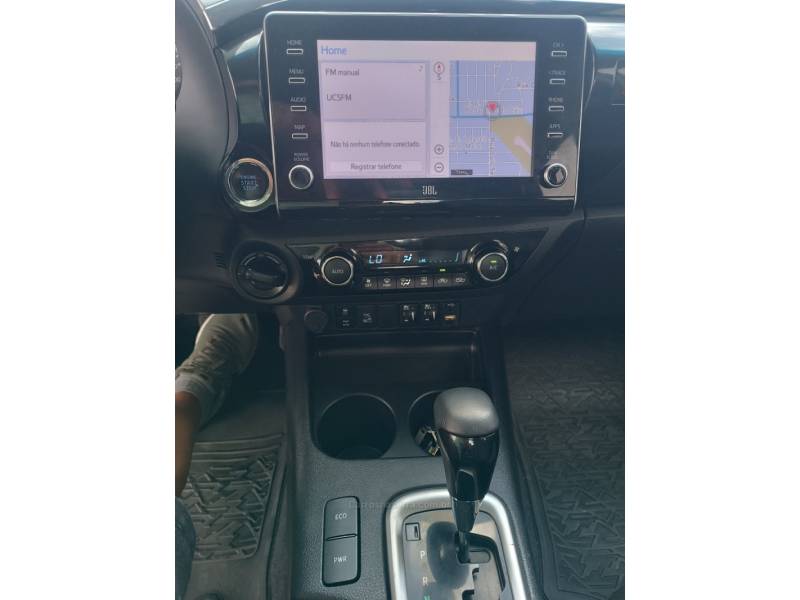 TOYOTA - HILUX - 2022/2022 - Prata - R$ 238.000,00