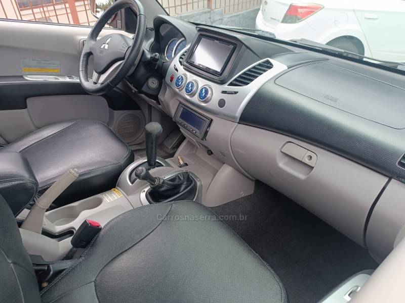 MITSUBISHI - L200 TRITON - 2009/2009 - Vermelha - R$ 89.000,00