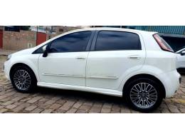 FIAT - PUNTO - 2014/2014 - Branca - R$ 41.900,00