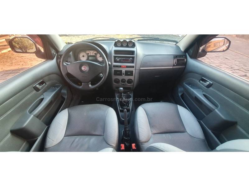 FIAT - STRADA - 2011/2011 - Cinza - R$ 49.900,00