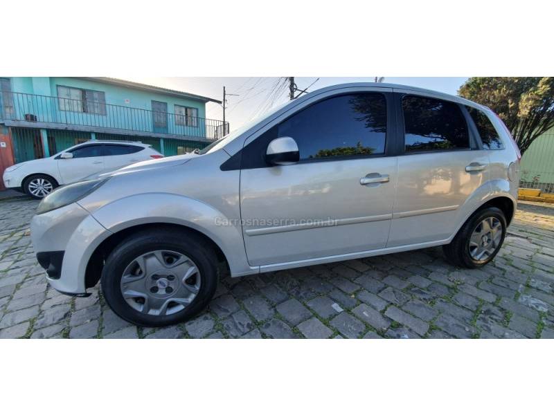 FORD - FIESTA - 2012/2012 - Prata - R$ 27.900,00