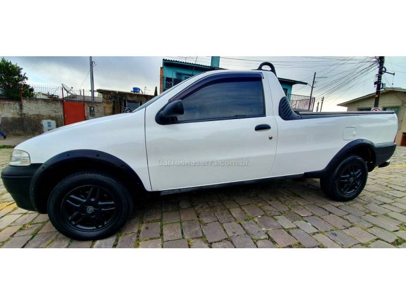 FIAT - STRADA - 2004/2004 - Branca - R$ 29.900,00