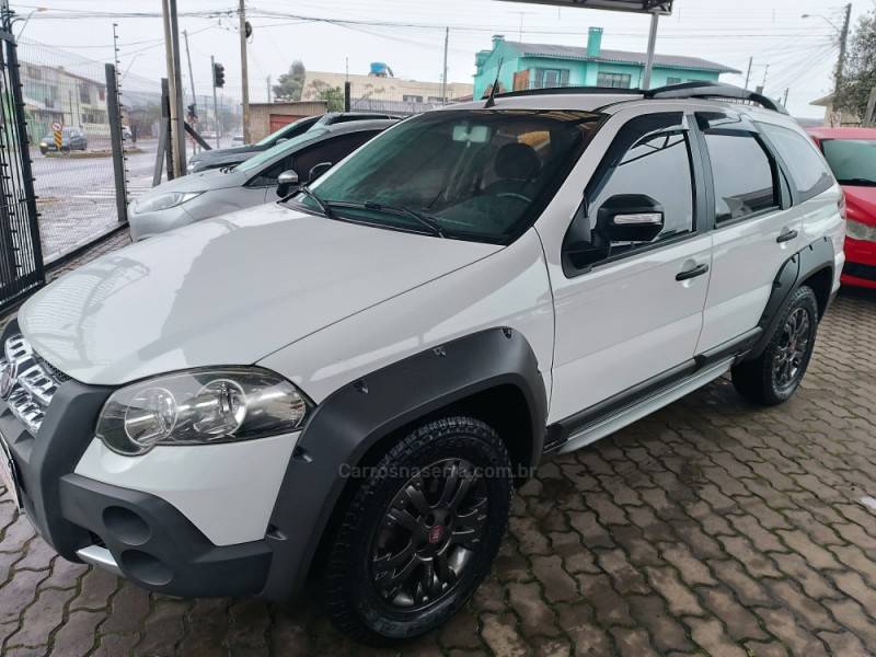 FIAT - PALIO - 2011/2012 - Branca - R$ 41.900,00