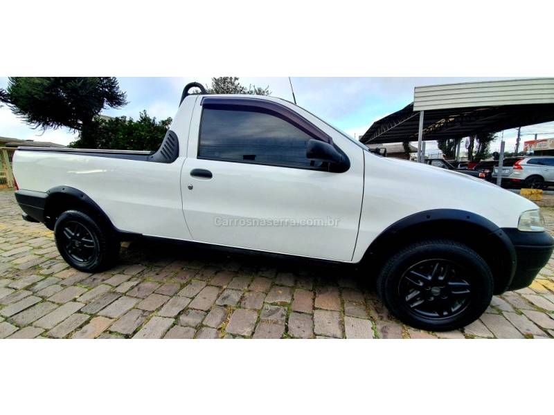 FIAT - STRADA - 2004/2004 - Branca - R$ 29.900,00