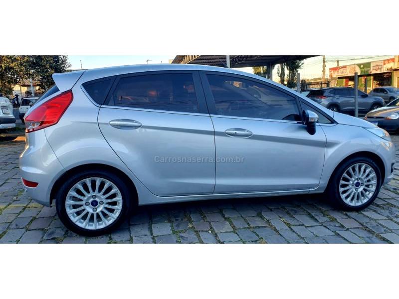FORD - FIESTA - 2017/2017 - Prata - R$ 56.900,00