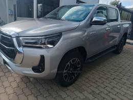 TOYOTA - HILUX - 2022/2022 - Prata - R$ 238.000,00